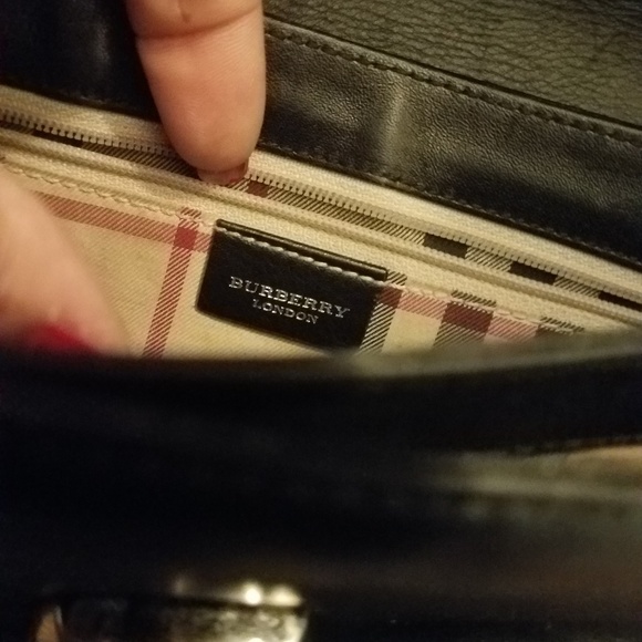 Authentic Burberry black leather bag - Picture 3 of 8
